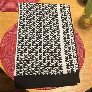 MICHAEL Michael Kors Black and White Scarf